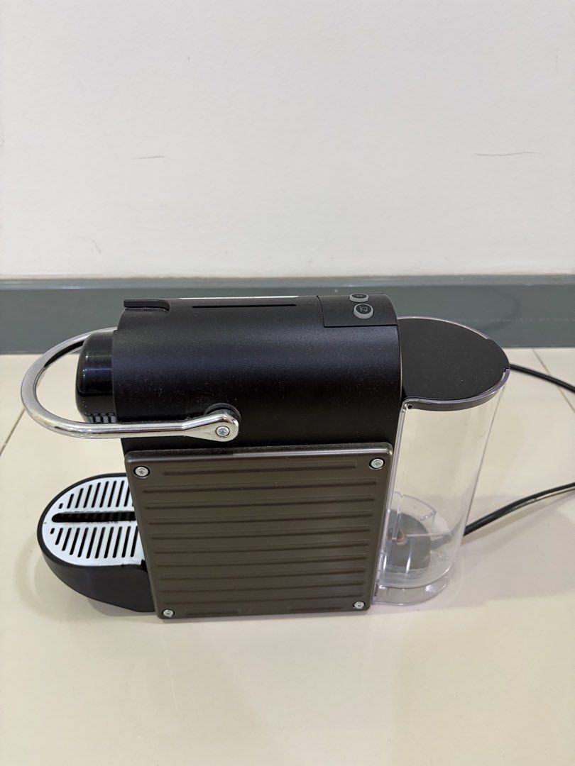 Nespresso Pixie Coffee Machine (Category: Coffee Machines & Makers) located in Kuala Lumpur. Submitted by vnbrk (Listing ID 1439887183, Image 2). Description: Good condition.
