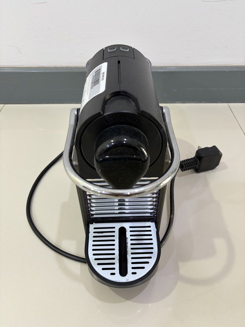 Nespresso Pixie Coffee Machine (Category: Coffee Machines & Makers) located in Kuala Lumpur. Submitted by vnbrk (Listing ID 1439887183, Image 1). Description: Good condition.