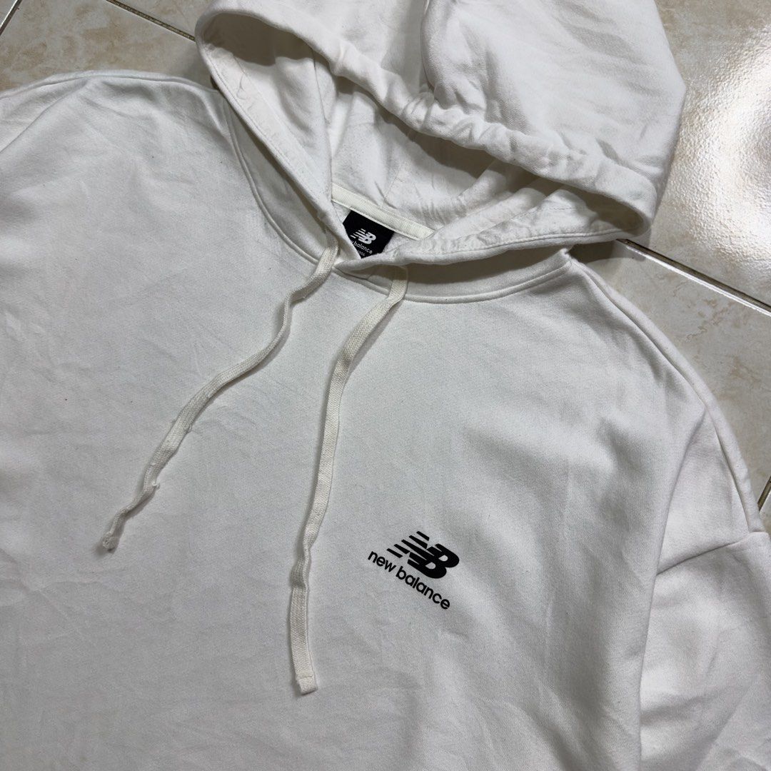 New Balance Essentials Acid washed Pullover Hoodie BOXY (Category: Coats, Jackets and Outerwear) located in Baguio. Submitted by ihrethrift (Listing ID 1439902552, Image 3). Description: — ITEM DETAILS — Brand / Label : [NEW BALANCE] Size : [Width: 25 Length: 26] Condition : [Excellent / 9/10] ✦ Curated. Thrifted. IHRE-approved.. All items are pre-loved NOTES minor wear may be present as part of their history. Photos are your best guide, pick wit