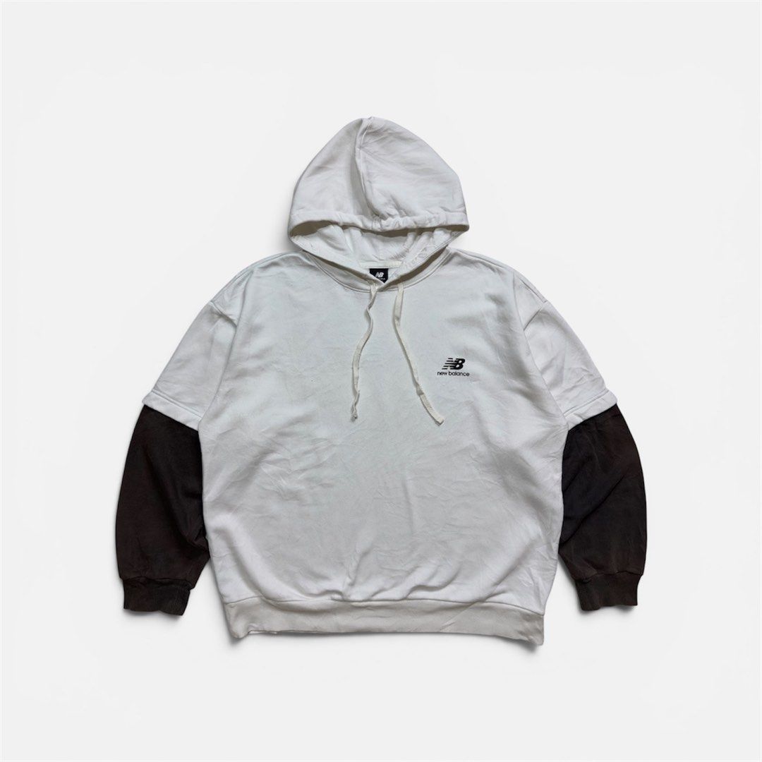 New Balance Essentials Acid washed Pullover Hoodie BOXY (Category: Coats, Jackets and Outerwear) located in Baguio. Submitted by ihrethrift (Listing ID 1439902552, Image 1). Description: — ITEM DETAILS — Brand / Label : [NEW BALANCE] Size : [Width: 25 Length: 26] Condition : [Excellent / 9/10] ✦ Curated. Thrifted. IHRE-approved.. All items are pre-loved NOTES minor wear may be present as part of their history. Photos are your best guide, pick wit