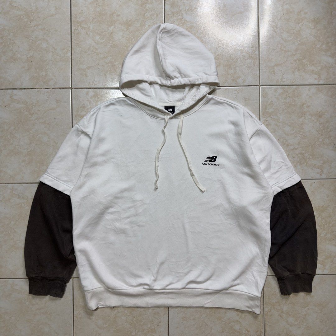 New Balance Essentials Acid washed Pullover Hoodie BOXY (Category: Coats, Jackets and Outerwear) located in Baguio. Submitted by ihrethrift (Listing ID 1439902552, Image 2). Description: — ITEM DETAILS — Brand / Label : [NEW BALANCE] Size : [Width: 25 Length: 26] Condition : [Excellent / 9/10] ✦ Curated. Thrifted. IHRE-approved.. All items are pre-loved NOTES minor wear may be present as part of their history. Photos are your best guide, pick wit