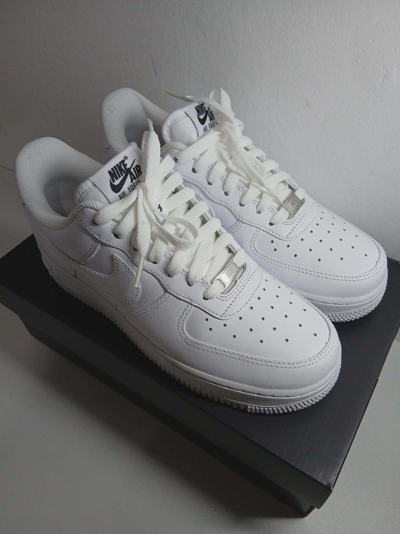 Nike Air Force 1 Low White Sneakers (Category: Sneakers) located in Manila. Submitted by hyckel (Listing ID 1439922677, Image 1). Description: White Nike Air Force 1 Low -ORIGINAL -BRANDNEW -WITH BOX.