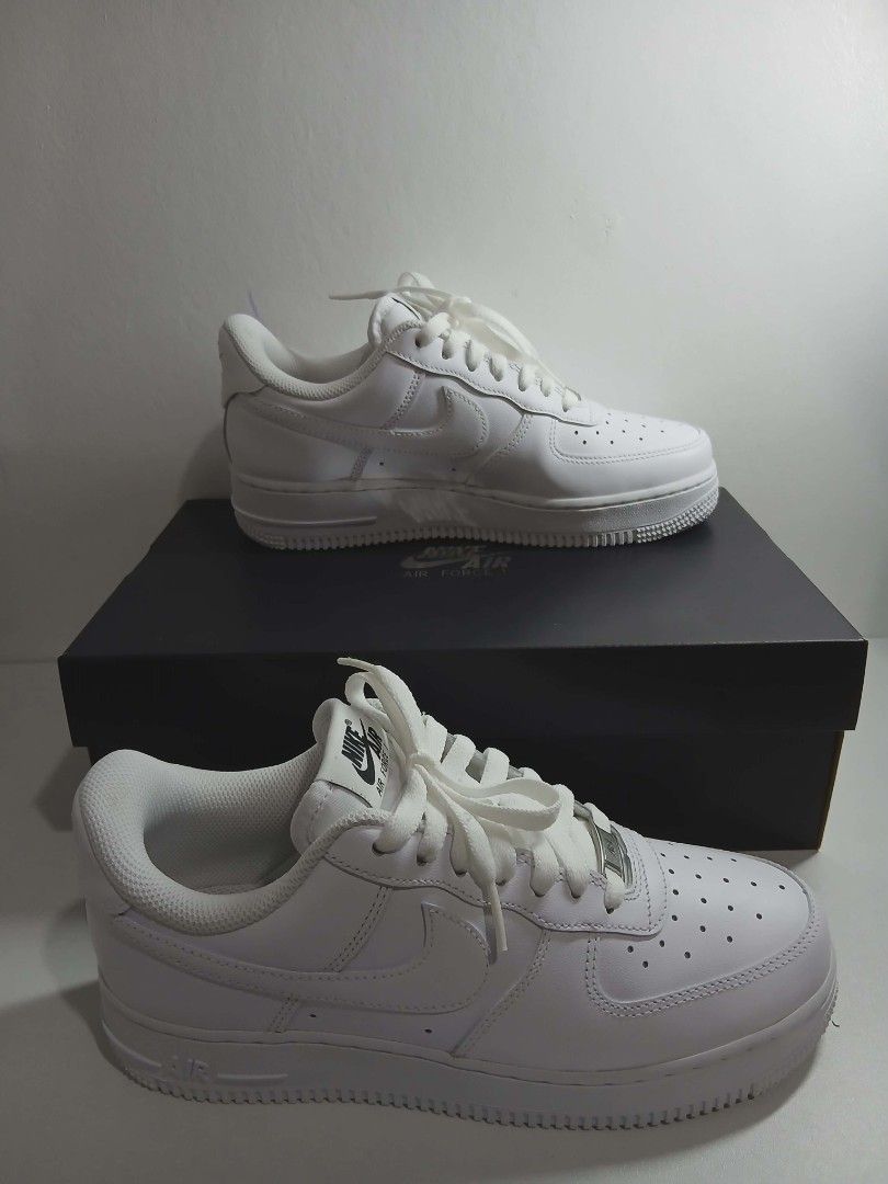 Nike Air Force 1 Low White Sneakers (Category: Sneakers) located in Manila. Submitted by hyckel (Listing ID 1439922677, Image 2). Description: White Nike Air Force 1 Low -ORIGINAL -BRANDNEW -WITH BOX.