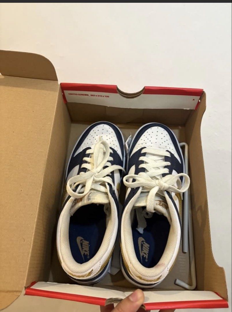 Nike Dunk Low (midnight navy wheat colorway) (Category: Sneakers) located in Manila. Submitted by pebyw (Listing ID 1439935773, Image 3). Description: perfect fit for size 6 us w with box auth nike used thrice .