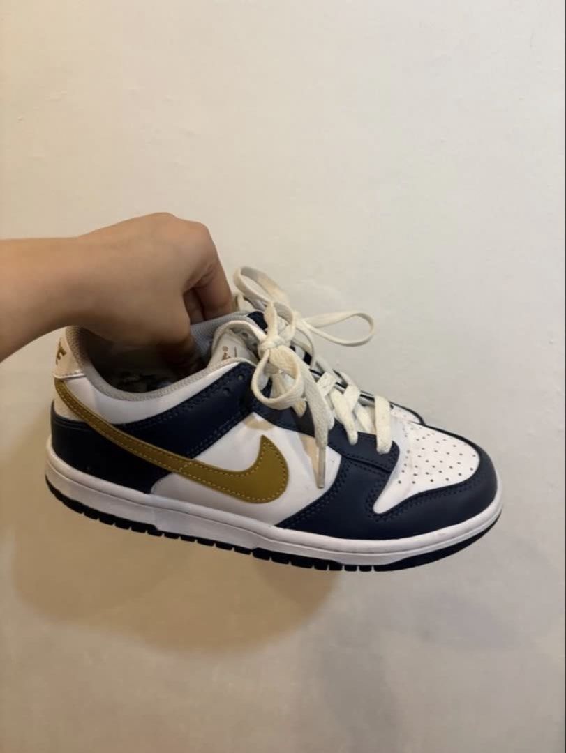 Nike Dunk Low (midnight navy wheat colorway) (Category: Sneakers) located in Manila. Submitted by pebyw (Listing ID 1439935773, Image 2). Description: perfect fit for size 6 us w with box auth nike used thrice .
