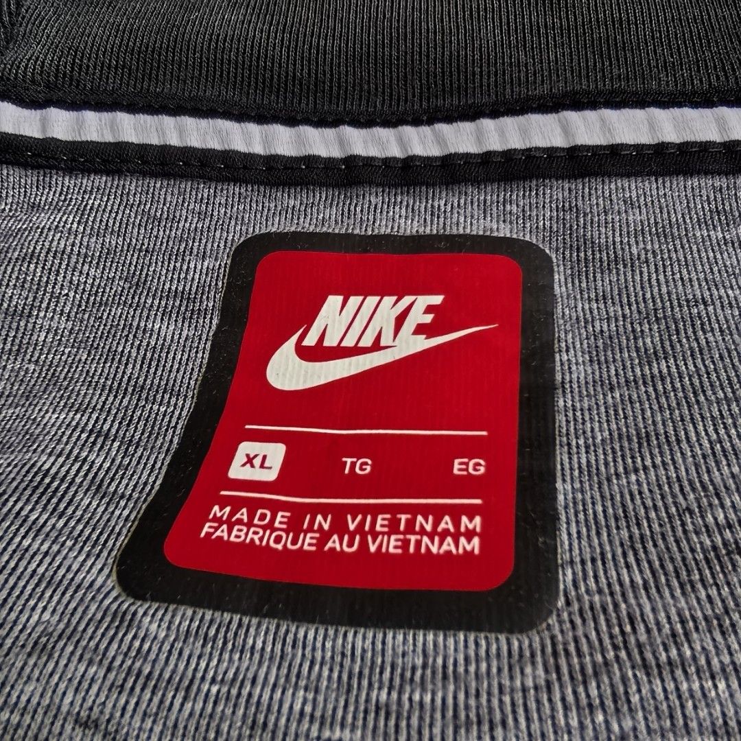 Nike Techfleece Double Zip Hoodie Jacket Gray (Category: Coats, Jackets and Outerwear) located in Pasig City. Submitted by j.ownerss (Listing ID 1439910484, Image 3). Description: FOR SALE‼️NIKE TECHFLEECE‼️ ₱600 ONLY (FROM 650) Full zip Double zip With pockets Condition: 8/10 Flaws: ribbings cut, scratches, fade inner hoodie (refer to last 3 slides) Dimensions: 23 x 24/26 Pickup: Allegra Garden Place Pasig Delivery via lalamove courier, strictly