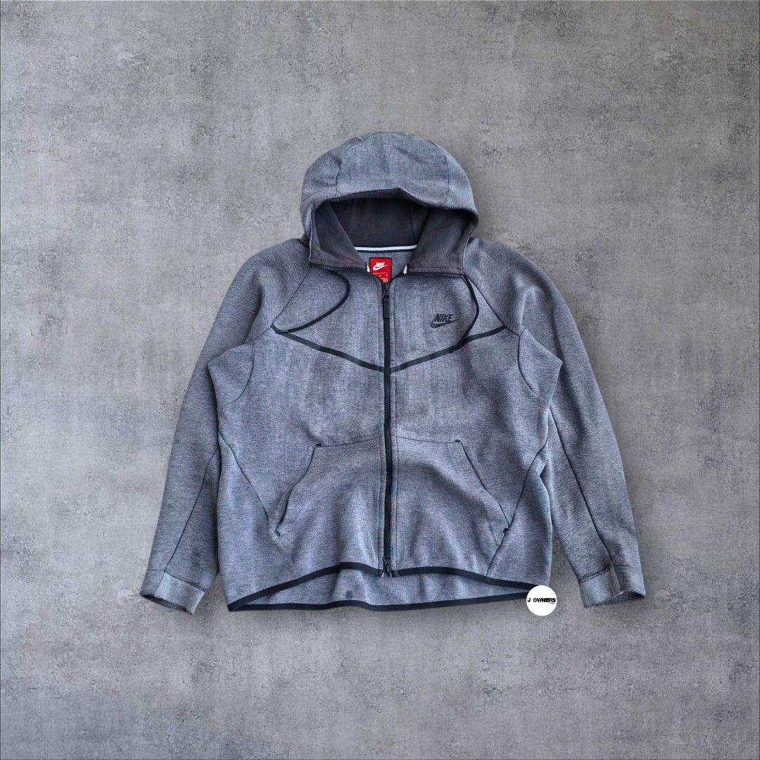 Nike Techfleece Double Zip Hoodie Jacket Gray (Category: Coats, Jackets and Outerwear) located in Pasig City. Submitted by j.ownerss (Listing ID 1439910484, Image 1). Description: FOR SALE‼️NIKE TECHFLEECE‼️ ₱600 ONLY (FROM 650) Full zip Double zip With pockets Condition: 8/10 Flaws: ribbings cut, scratches, fade inner hoodie (refer to last 3 slides) Dimensions: 23 x 24/26 Pickup: Allegra Garden Place Pasig Delivery via lalamove courier, strictly
