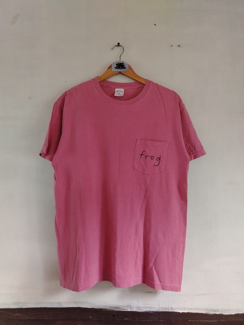 NOAH Frog Graphic Pink T-shirt (Category: Tshirts & Polo Shirts ) located in Tacloban City. Submitted by thrift500waray (Listing ID 1439979782, Image 1). Description: - Pink short-sleeved t-shirt - Chest pocket with 'frog' embroidery - Back graphic: frog, bird, star, house - NOAH logo on the back - Unique casual wear.