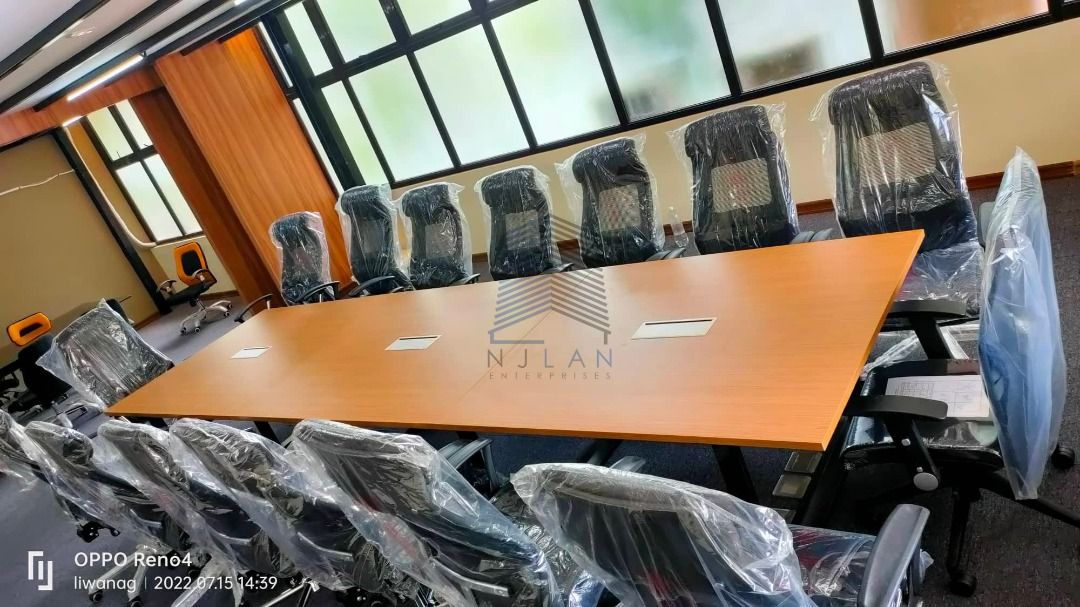 Office Conference Tables and Chairs (Category: Office Furniture & Fixtures) located in Quezon City. Submitted by marisclrs217254 (Listing ID 1439809005, Image 2). Description: - Conference tables available: rectangular and oval shapes, various sizes. - Table bases: metal (black) or wooden. - Chairs: Black and white leather options. - Perfect for office and meeting room use..