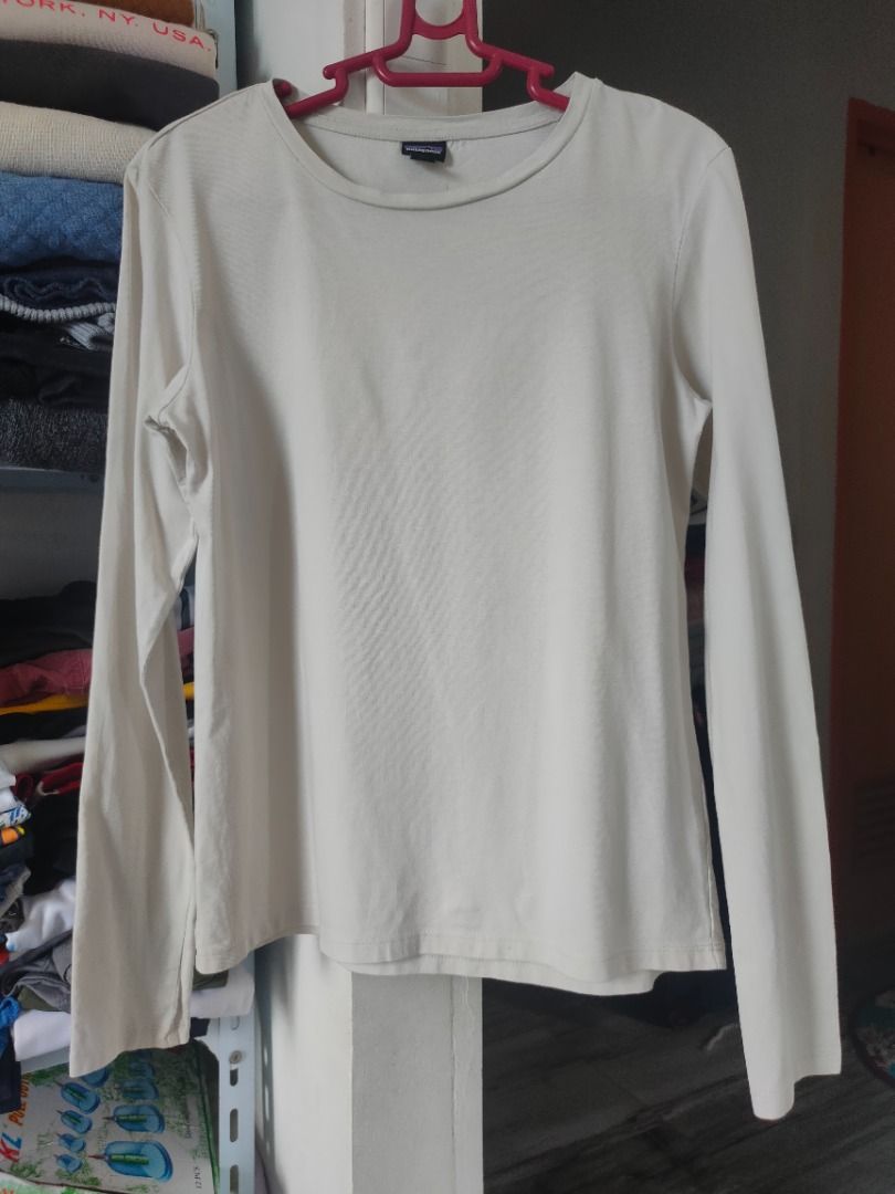 Patagonia Longsleeve shirt - Small (Category: Coats, Jackets and Outerwear) located in Dasmarinas. Submitted by acesteve (Listing ID 1439928049, Image 1). Description: Size in inches: 18 width 23 length No issues or alterations MOP: Gcash.