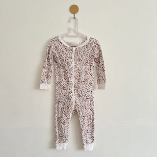 (Category: ) located in . Submitted by minimecloset (Listing ID 1439907772, Image 1). Description: .