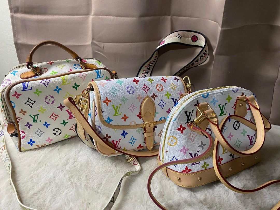 Preloved ukay bags (Category: Luxury Bags & Wallets) located in Butuan. Submitted by leah_31.1994 (Listing ID 1439947447, Image 1). Description: preloved , good condition.