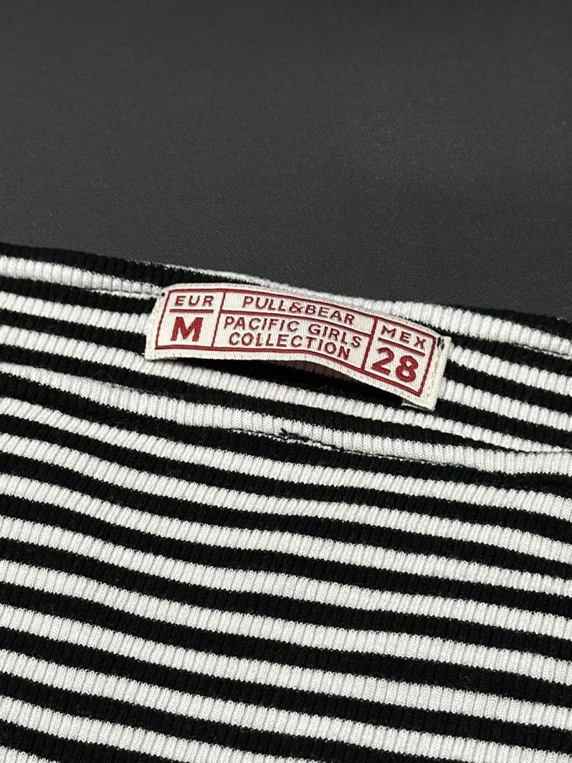 Pull & Bear Pacific Girls Collection Striped Off-Shoulder Top Size M (Category: Blouses) located in Quezon City. Submitted by fakeacakeu (Listing ID 1439898655, Image 2). Description: Loc 📍: QC MOP 💵: GCash, BDO MOD 🚛: Lalamove, GGX, jnt .