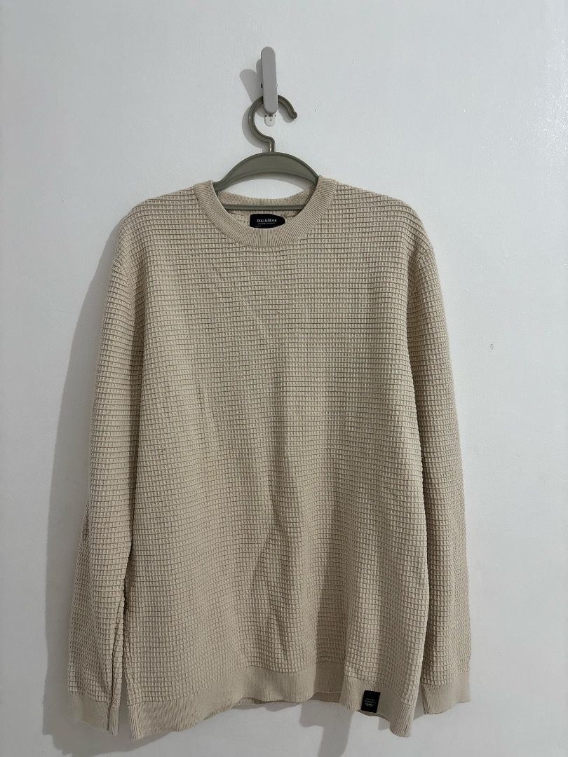 Pull&Bear Waffle Knit Sweater (Category: Formal Shirts) located in Caloocan City. Submitted by goldendog.cf049c (Listing ID 1439848872, Image 1). Description: - Cream-colored Pull&Bear sweater - Waffle knit texture - Crew neck - Long sleeves - Great for layering.