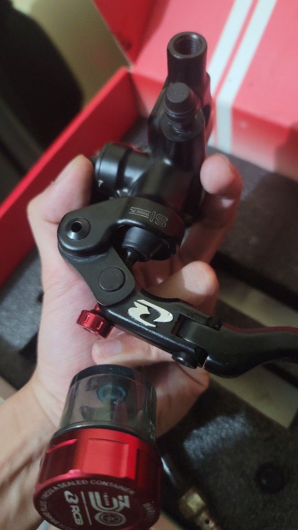 RCB 30th LH BRAKEMASTER, HOSE 2KMM (Category: Other Motorcycles Parts and Accessories) located in Valenzuela. Submitted by shop_joyu (Listing ID 1439977566, Image 2). Description: FOR SALE!! S1-FL 30TH 17MM (LH) ONLY RCB HOSE S SERIES 2000MM GOOD AS NEW! RFS: nag try lang mag hydraulic brake sa likod loc: SJDM, Bulacan.