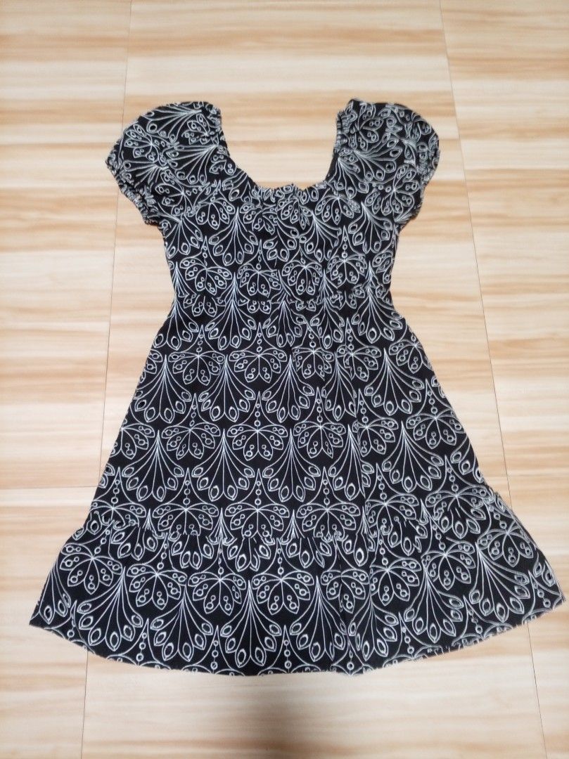 REITMANS Short-Flutter-Sleeve Wrap Eyelet Dress (Category: Dresses) located in Calasiao. Submitted by thrift205 (Listing ID 1439899008, Image 1). Description: REITMANS Short-Flutter-Sleeve Wrap Eyelet Dress SP on tag #23.