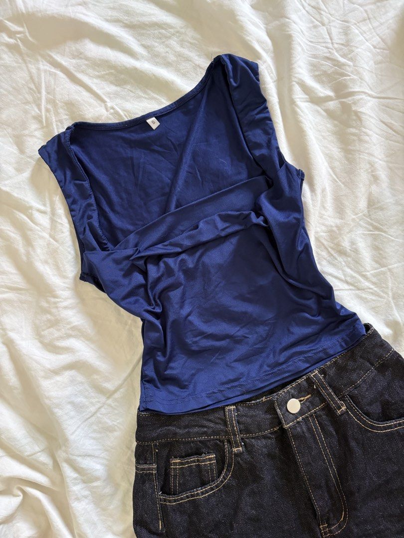 RELAGATA tanktop (Category: Sleeveless) located in Manila. Submitted by chiechu (Listing ID 1439893461, Image 1). Description: .
