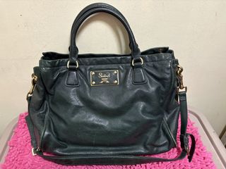 (Category: ) located in . Submitted by stopandshopforluxury (Listing ID 1439953971, Image 1). Description: .
