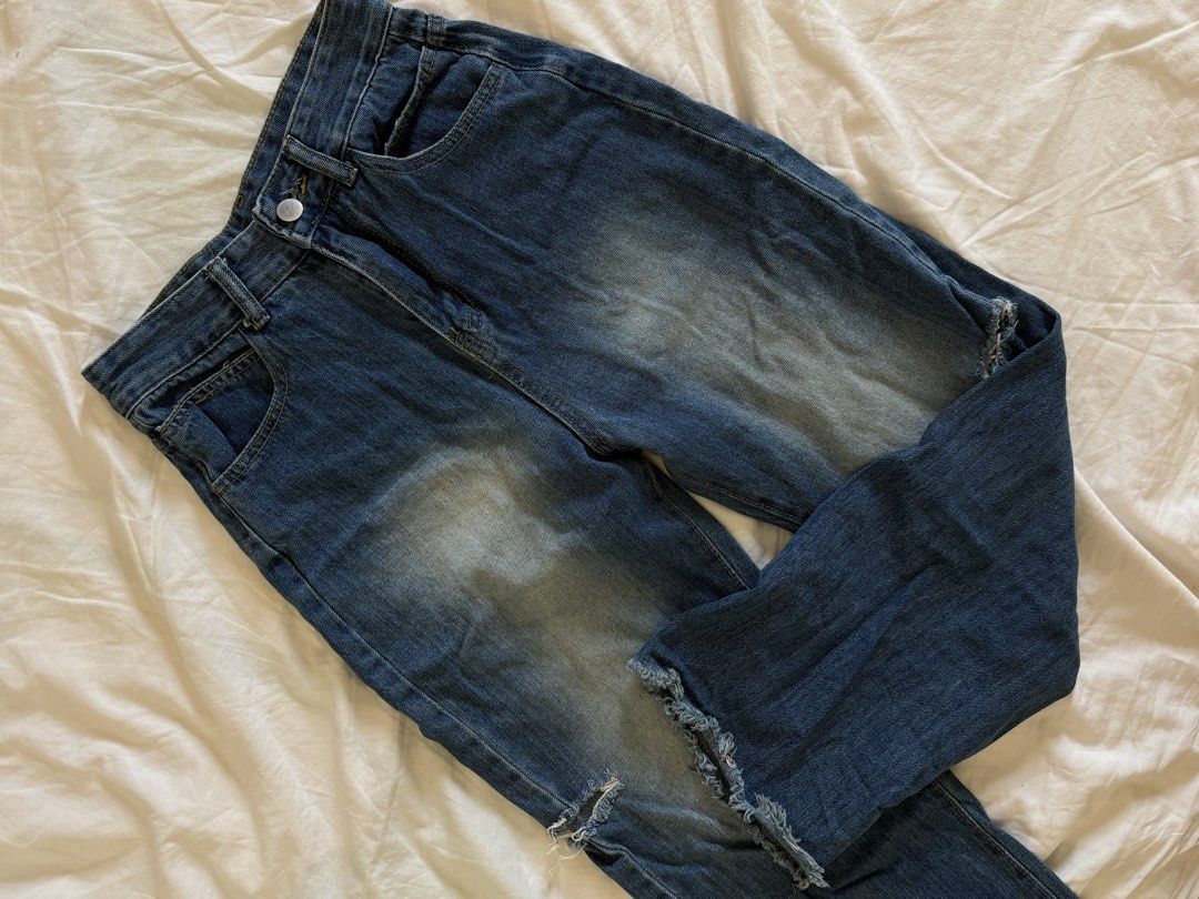 SET OF 2 jeans (Category: Jeans) located in Manila. Submitted by chiechu (Listing ID 1439903444, Image 3). Description: .