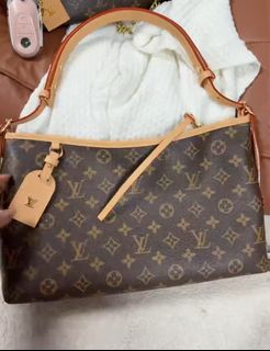(Category: ) located in . Submitted by luxebagvault (Listing ID 1439821368, Image 1). Description: .
