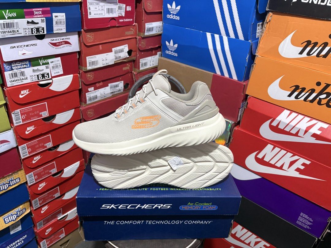 SKECHERS SHOES FOR MEN (Category: Sneakers) located in Manila. Submitted by renalyn1994 (Listing ID 1439938491, Image 2). Description: 100% ORIGINAL BRANDNEW SLIP ON WITH MEMORY FOAM SIZE: 11 US .