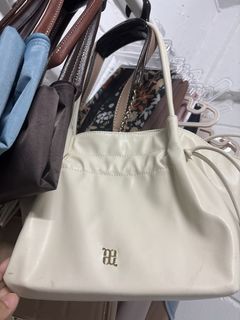 (Category: ) located in . Submitted by amiiira (Listing ID 1439973845, Image 1). Description: .