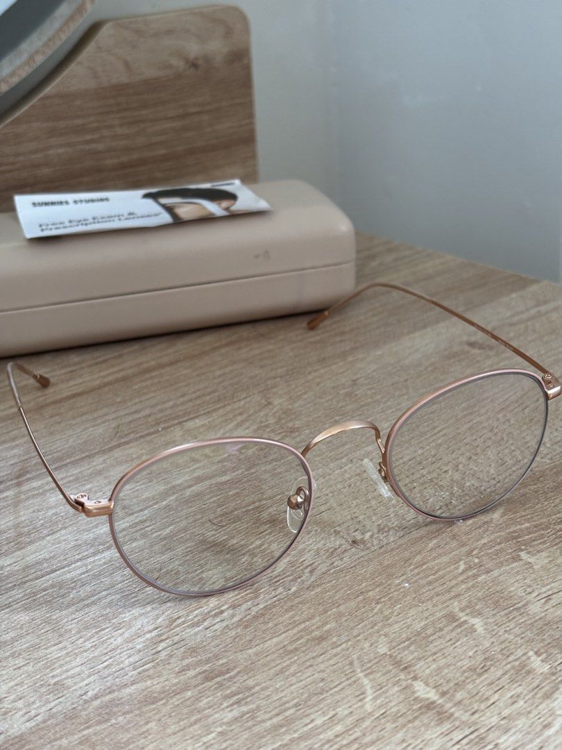 Sunnies Studios + Voucher (Category: Sunglasses & Eyewear) located in Legazpi City. Submitted by setbc (Listing ID 1439814210, Image 2). Description: NEGOTIABLE 📌 Sunnies Studios Bram in Peony + FREE EYE EXAM & LENS VOUCHER ✔️ Hard case & cloth included ✔️ Super lightweight ✔️ Sturdy .
