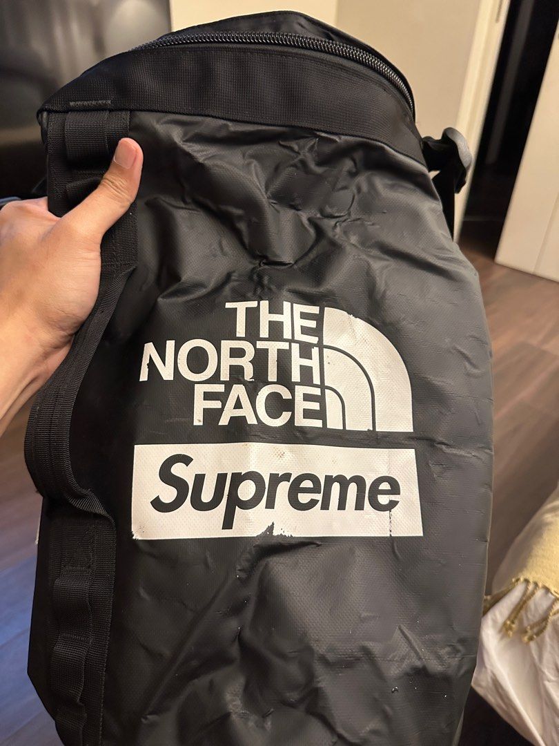 Supreme The North Face Expedition Backpack Black (Category: Backpacks) located in Makati City. Submitted by heartbreakwarfare55 (Listing ID 1439903039, Image 2). Description: - Authentic Black Supreme x The North Face Expedition Backpack - Iconic Supreme box logo and The North Face branding - Includes American flag patch - Features circular patch with 'The North Face Supreme 1994' - Multiple straps and buckles for secure closure and adjustable fi