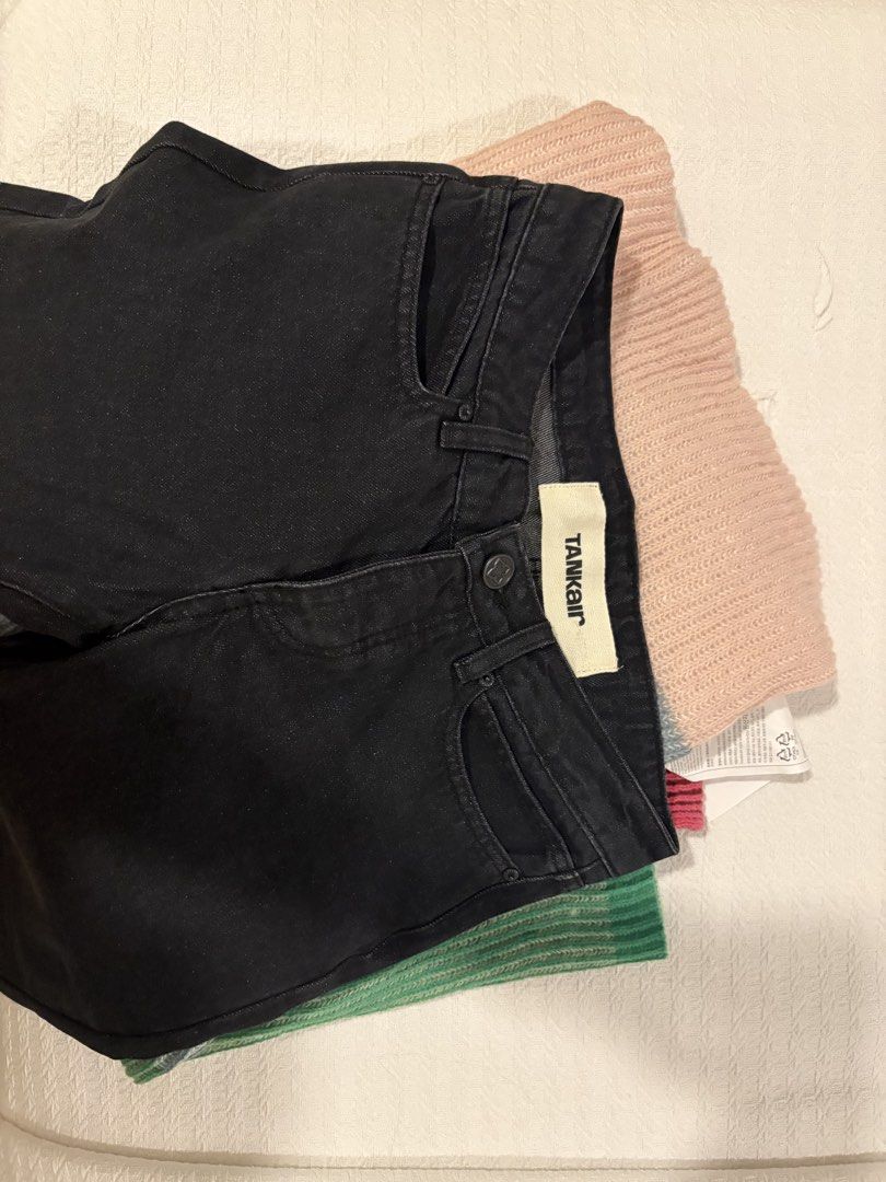 Tank Air low rise Jeans (Category: Jeans) located in Muntinlupa City. Submitted by amandaa.p (Listing ID 1439948230, Image 3). Description: Tank Air Tulip Jeans selling low!!! Size 25 low rise Used Once only Ordered from Tank Air website (iirc for ₱19,000) RFS: i realized i don’t like black jeans bershka, pull and bear, zara, cotton on, stradivarius, forever 21, realisation par, tank air, with jean, vintage, denim, low rise, glassons, supre .