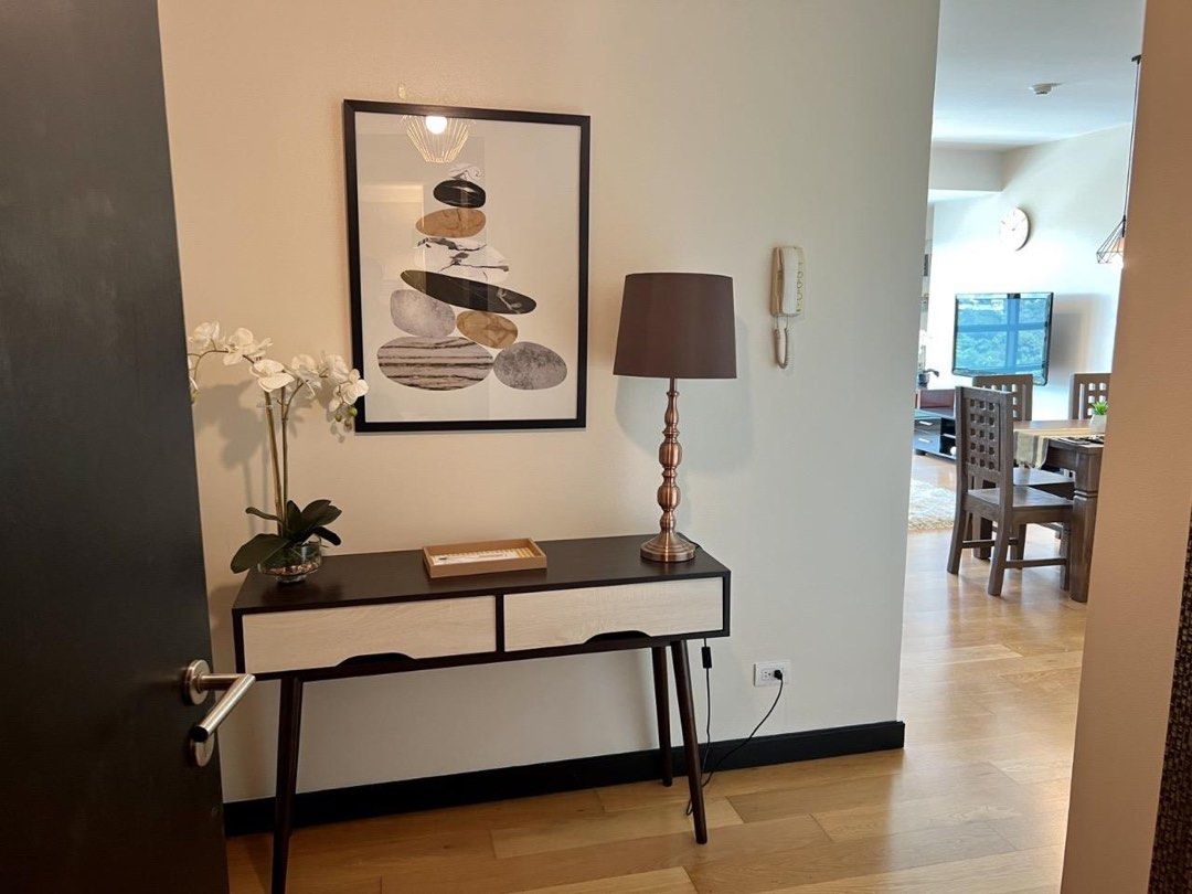 The Residences at Greenbelt (Category: Apartments & Condos) located in Quezon City. Submitted by doubleR.I.realty (Listing ID 1439909013, Image 2). Description: 🔥Premium Condo for Sale in Makati🔥 The Residences at Greenbelt (TRAG) San Lorenzo Tower 1BR, 1TB 1 Parking Slot 68 sqm Fully furnished 1-minute walk to Greenbelt Mall Currently leased out at 80k until July Perfect investment with outright income 🔥Asking price 21M PRC-Real Estate Broker