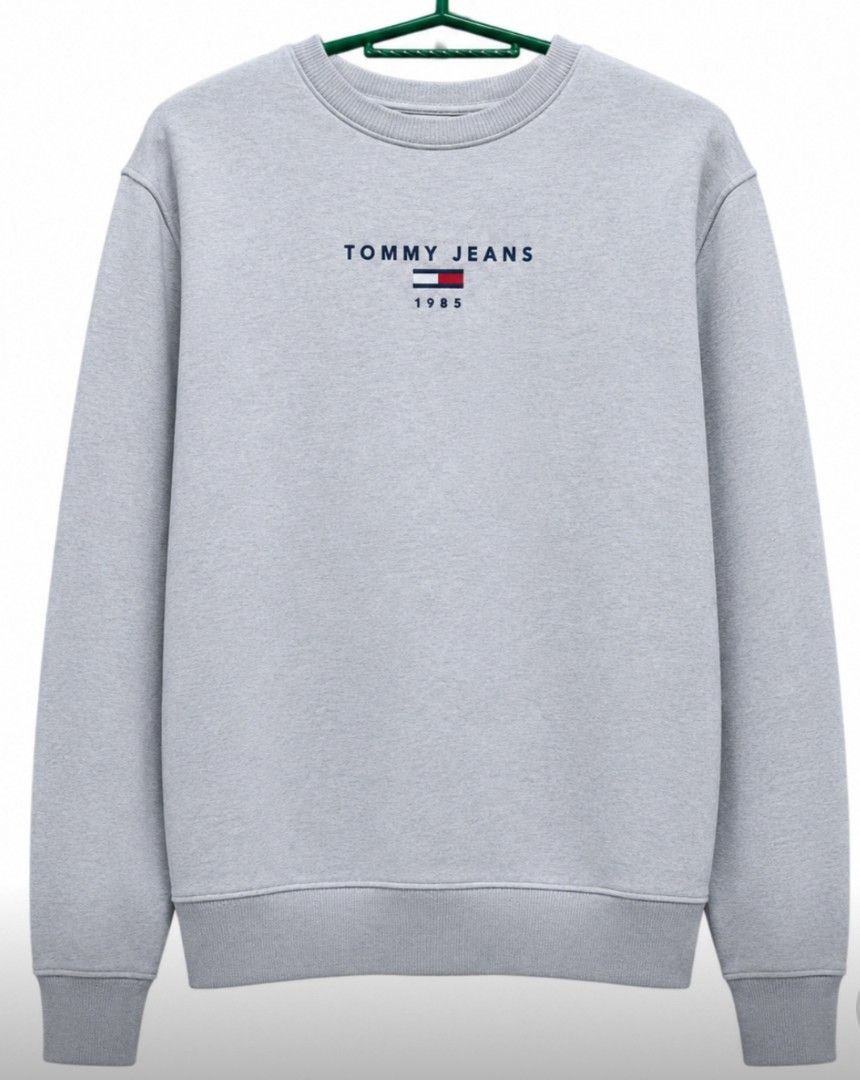Tommy Jeans sweat shirt (Category: Coats, Jackets and Outerwear) located in Naga. Submitted by kleyy (Listing ID 1439927947, Image 1). Description: Small color rate: 8.9/10 may issue may yellow stain pwede sa maselan lalabhan lang kasi na stock open for: jnt and lalamove.