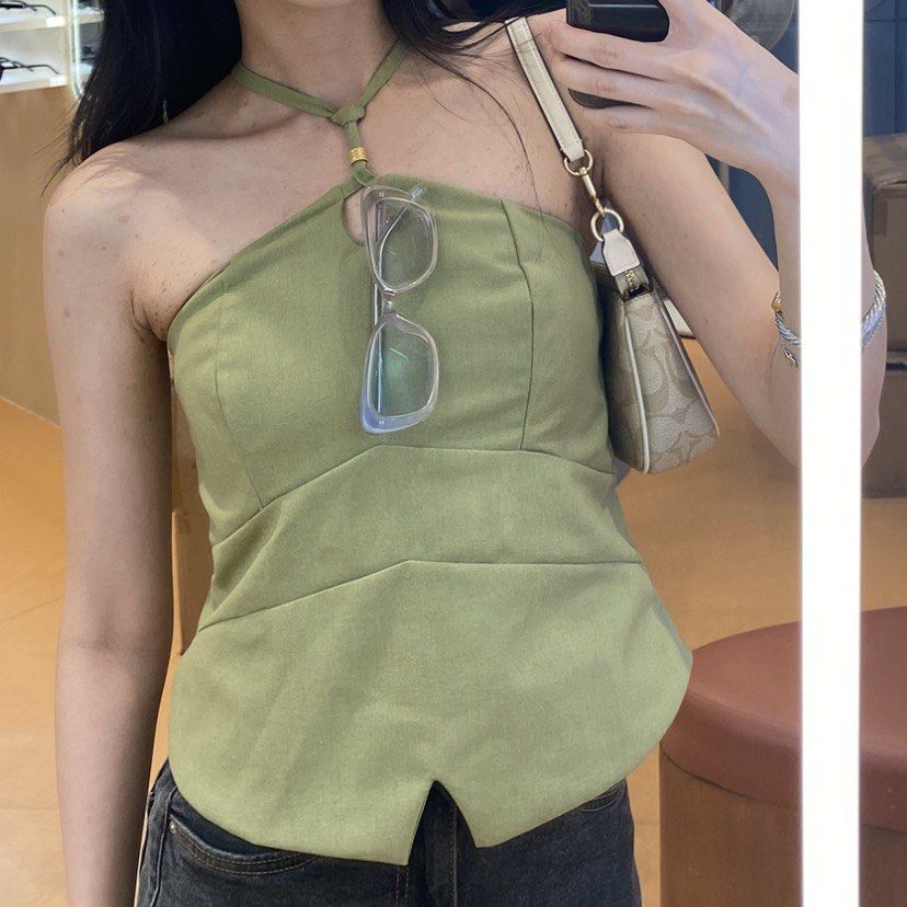 Traje Linen Halter Top (Category: Sleeveless) located in Manila. Submitted by verondezvouz (Listing ID 1439837838, Image 2). Description: - 2nd pic ww - XS - Mod: JNT/lalamove.