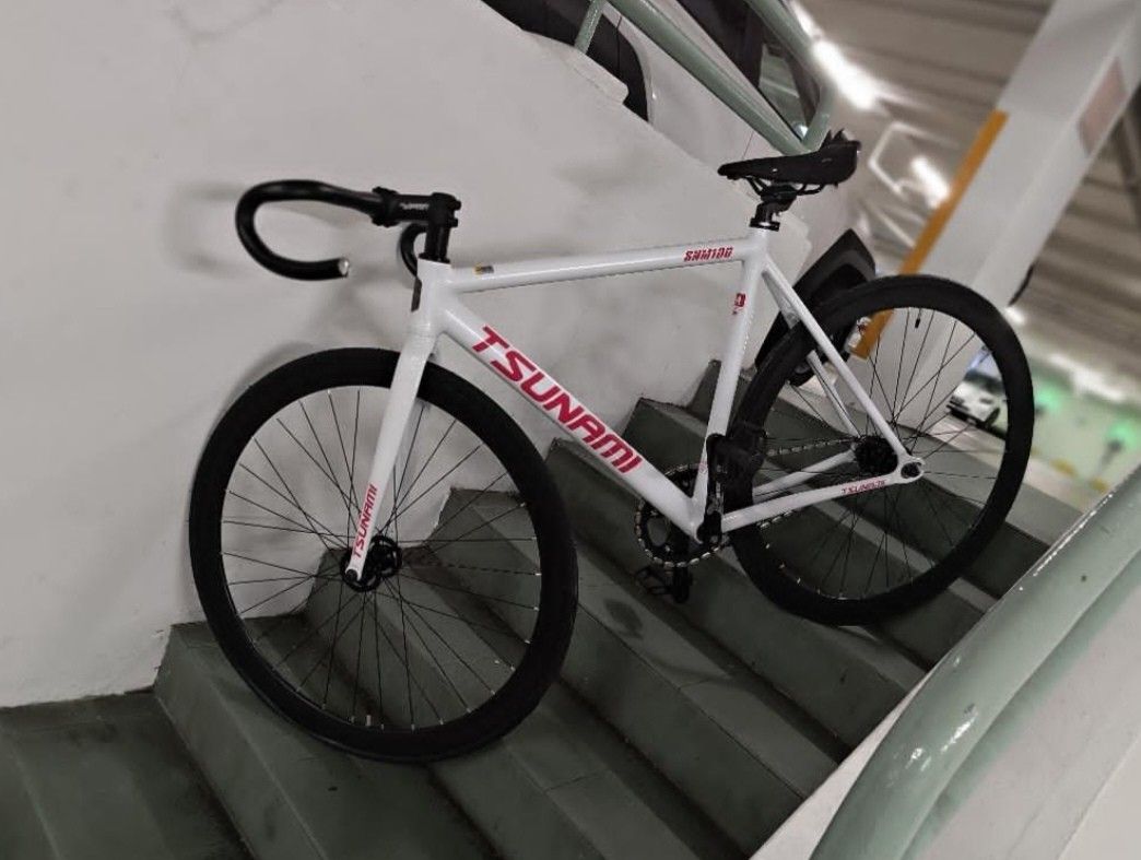 Tsunami Fixed Gear Bike - White, Sports Equipment, Bicycles &amp; Parts ...