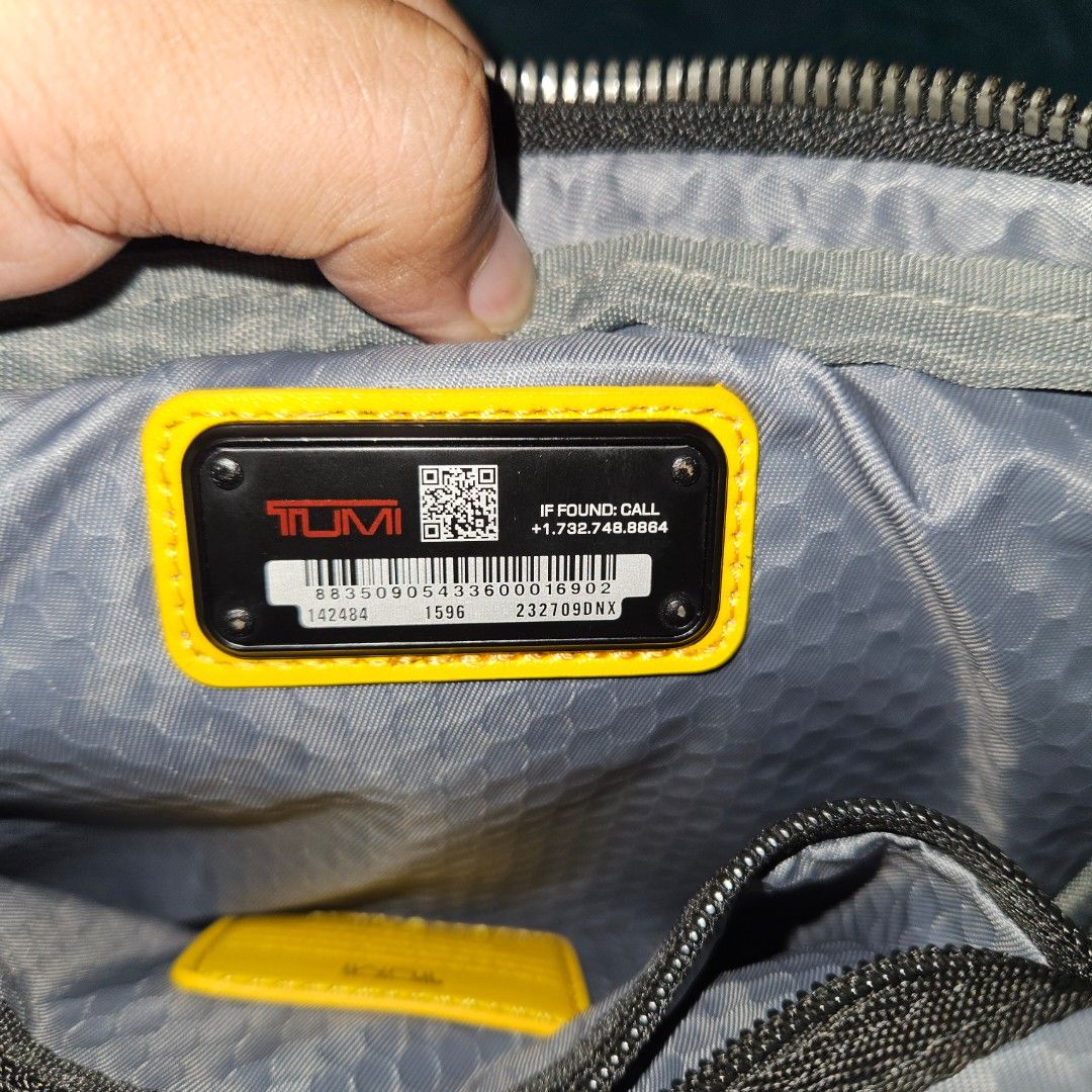 TUMI ALPHA BRAVO JUNIOR CROSSBODY BAG (Category: Sling Bags) located in Tagbilaran City. Submitted by g.itw (Listing ID 1439971299, Image 3). Description: TUMI ALPHA BRAVO JUNIOR CROSSBODY BAG MULTIPLE COMPARTMENTS BALLISTIC WEAVE NYLON AIRCRAFT-GRADE HARDWARE GENUINE LEATHER LIKE NEW 10 INCHES HEIGHT 9 INCHES WIDTH 3 INCHES DEPTH NO ISSUES 4,550+SF.