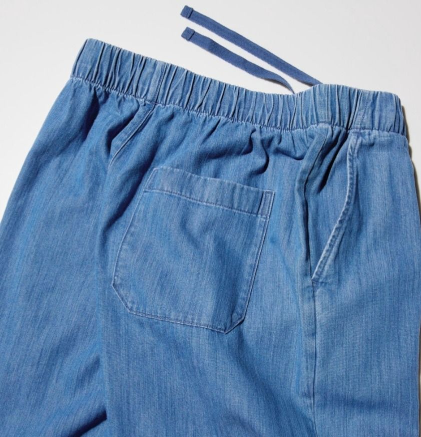 Uniqlo Cotton Relaxed Ankle Pants (Category: Jeans) located in Muntinlupa City. Submitted by arrosi (Listing ID 1439894724, Image 3). Description: Uniqlo Cotton Relaxed Ankle Pants Denim - Still new, washed. - Comfortable light blue denim pants - Stylish wide leg silhouette - Easy-fit elastic waistband - Perfect for casual everyday wear Payment Options 💸 *BPI or Gcash *Shipping via your preferred courier (c/o buyer) 😇 Please message me for inqu