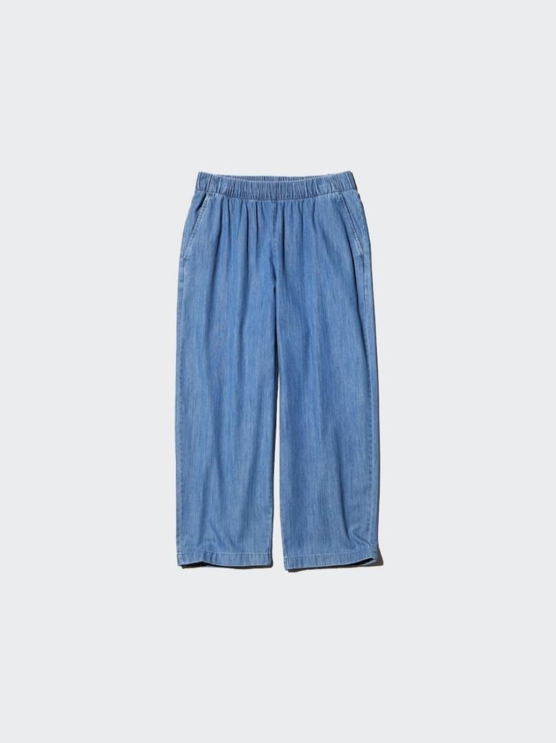 Uniqlo Cotton Relaxed Ankle Pants (Category: Jeans) located in Muntinlupa City. Submitted by arrosi (Listing ID 1439894724, Image 1). Description: Uniqlo Cotton Relaxed Ankle Pants Denim - Still new, washed. - Comfortable light blue denim pants - Stylish wide leg silhouette - Easy-fit elastic waistband - Perfect for casual everyday wear Payment Options 💸 *BPI or Gcash *Shipping via your preferred courier (c/o buyer) 😇 Please message me for inqu