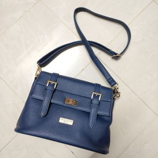 (Category: ) located in . Submitted by preloved.thingy (Listing ID 1439918890, Image 1). Description: .