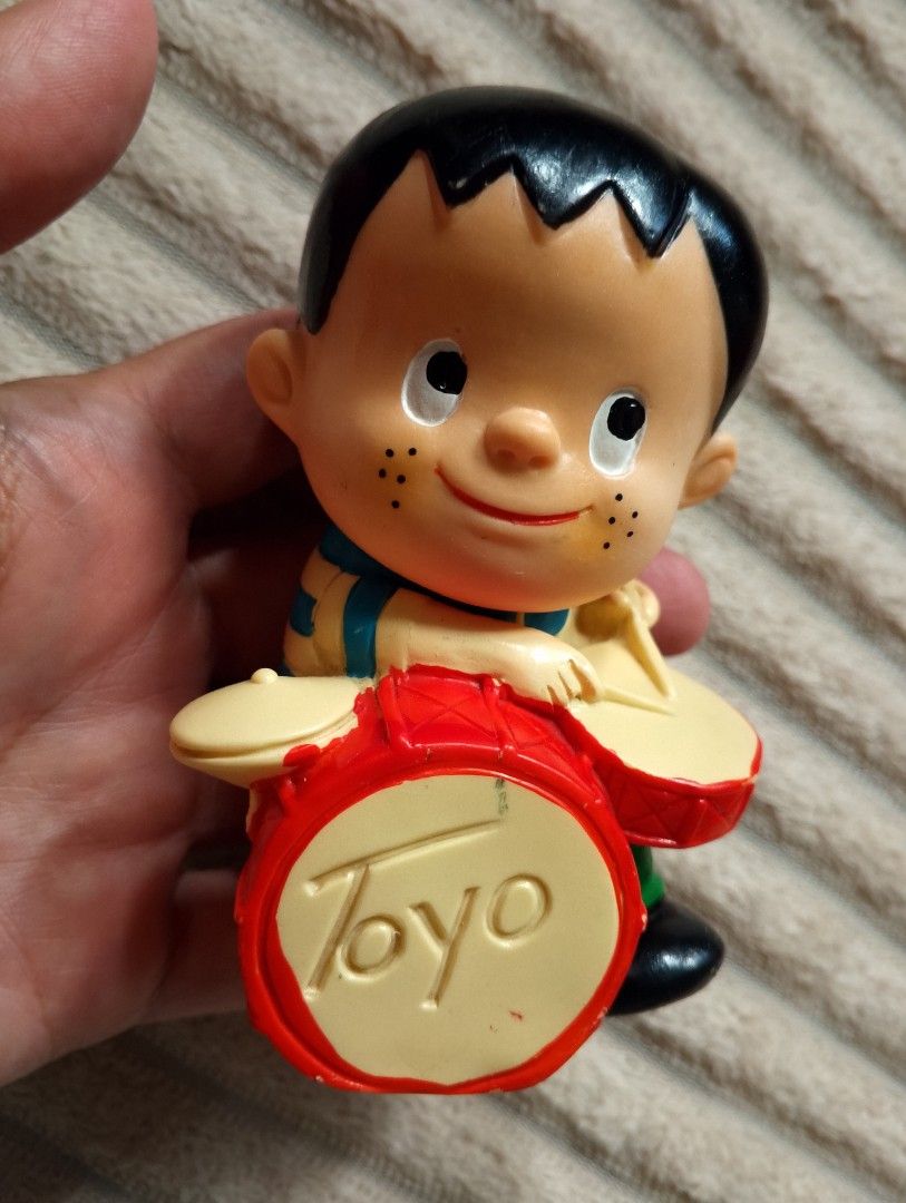 Vintage Sofubi Coin Bank Keychain Toy Figurines (Category: Vintage Collectibles) located in Binangonan. Submitted by stufflikedat (Listing ID 1439895604, Image 1). Description: Lot Sale! Vintage soft vinyl sofubi, ceramic & plastic coin bank, figurines, keychains, stationery, handwind toys, all for 5.7k + shipping (higher price if sold separately) Toyo trust bank drummer boy, Fujitsu hotman, Marine totto, Universiade Fukoaka Games mascot, Taito s