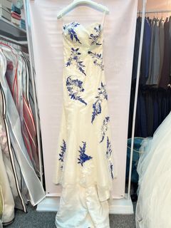 (Category: ) located in . Submitted by wlgownshop (Listing ID 1439897648, Image 1). Description: .