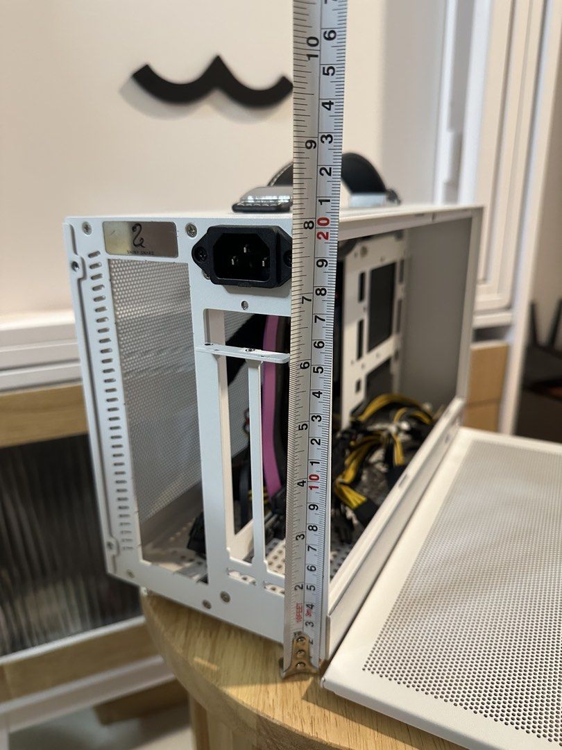 White Portable ITX PC Case with Handle463983297525207044