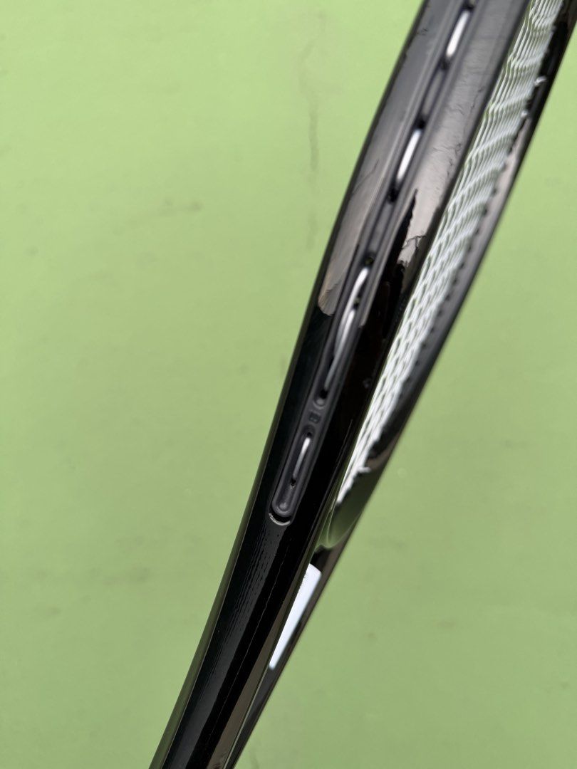 Wilson Python Prototype (Category: Racket & Ball Sports) located in Singapore. Submitted by diamondvault (Listing ID 1439913015, Image 3). Description: From a pro. Message for details. Fresh strung with Alu power. Rare L2 grip.