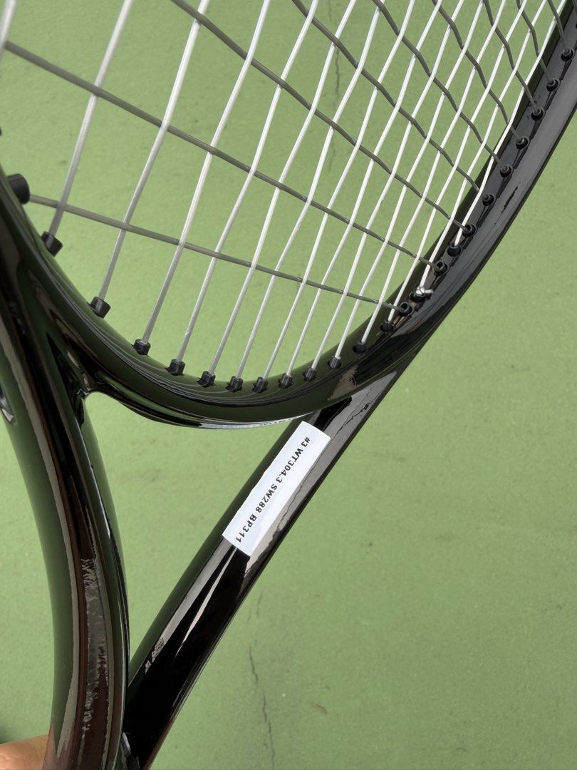 Wilson Python Prototype (Category: Racket & Ball Sports) located in Singapore. Submitted by diamondvault (Listing ID 1439913015, Image 2). Description: From a pro. Message for details. Fresh strung with Alu power. Rare L2 grip.