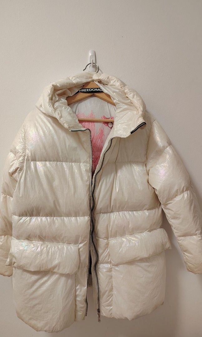 Winter Jacket (Category: Babies & Kids Fashion) located in Singapore. Submitted by fastlion_7d9559 (Listing ID 1439942339, Image 1). Description: .