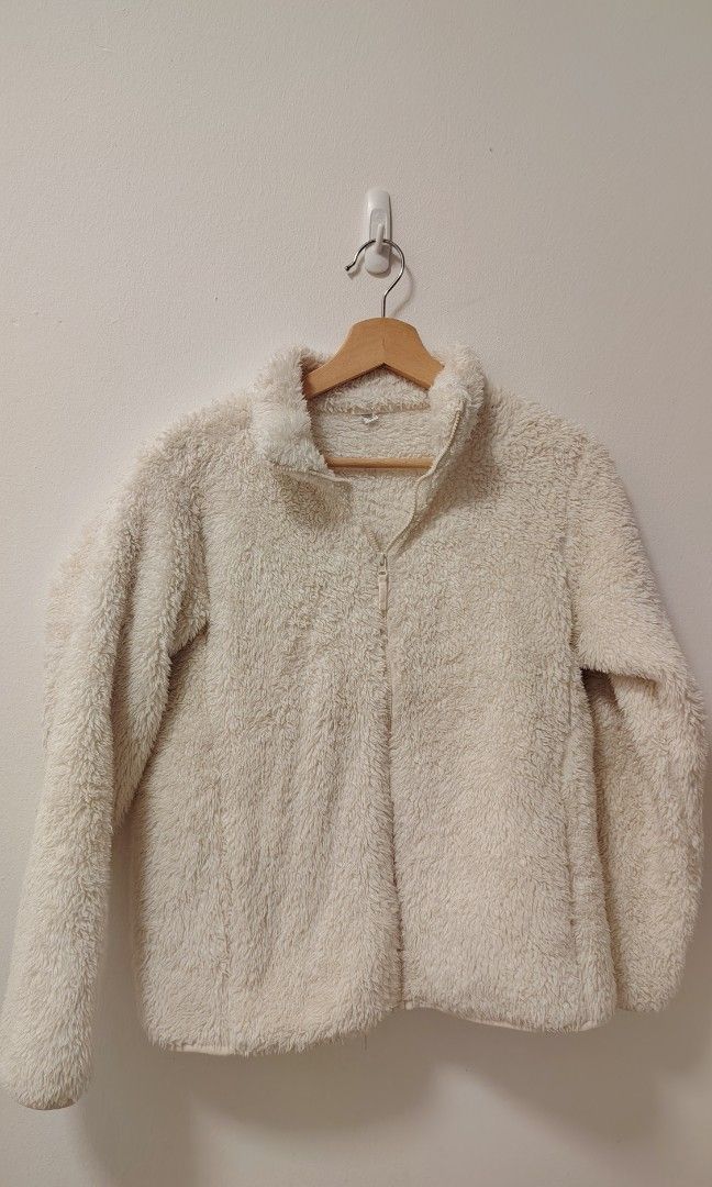 Winter Jacket (Category: Babies & Kids Fashion) located in Singapore. Submitted by fastlion_7d9559 (Listing ID 1439942339, Image 3). Description: .