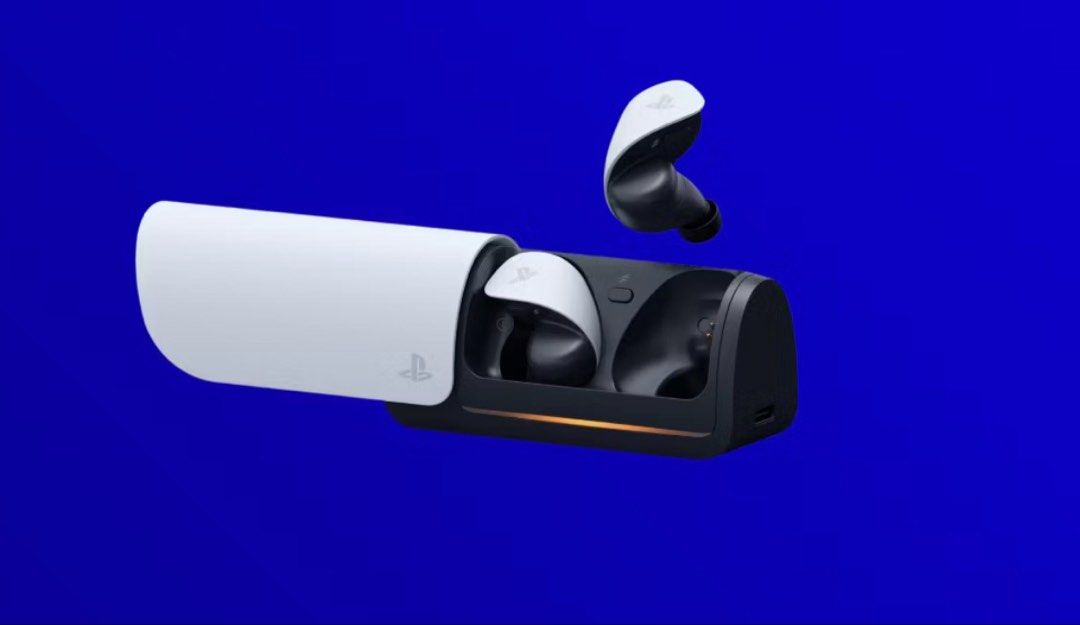 Wireless Earbuds with Charging Case (Category: Earphones) located in Singapore. Submitted by ckyap28 (Listing ID 1439849856, Image 2). Description: - White wireless earbuds - Includes charging case - Earbuds in good working order - Perfect for Sony Play station .