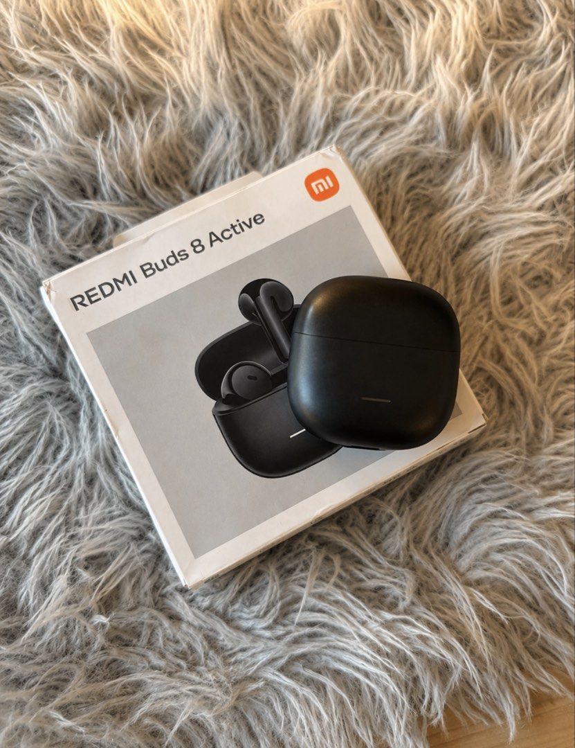 Xiaomi Redmi Buds 8 Active Black Wireless Earbuds (Category: Earphones) located in Bacolod City. Submitted by BWMCAROUSEL (Listing ID 1439960197, Image 3). Description: - Xiaomi Redmi Buds 8 Active - Color: Black - Wireless earbuds - Includes charging case - Delivers immersive and clear audio - Designed for a comfortable fit.