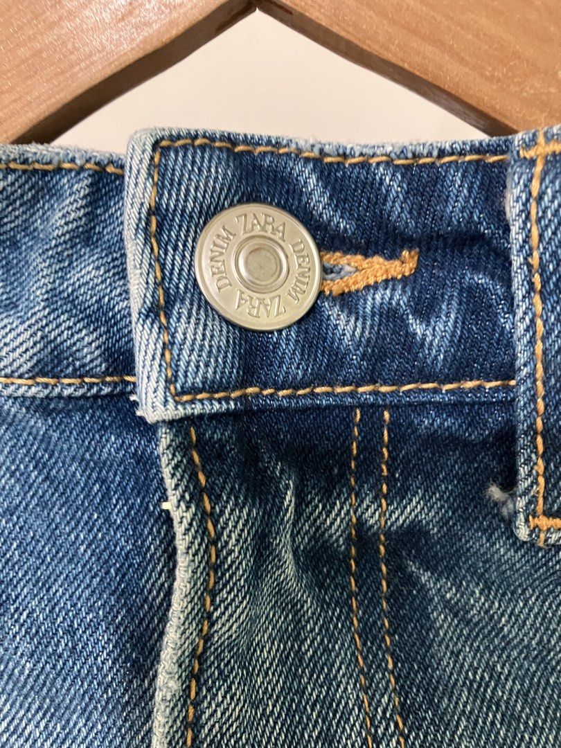 Zara Denim Skirt (Category: Skirts) located in Makati City. Submitted by rubyaltiche (Listing ID 1439851015, Image 3). Description: - Zara denim skirt - Distressed details - Classic five-pocket design - Raw hem - Size S - Made in Bangladesh - 100% ecologically grown cotton.