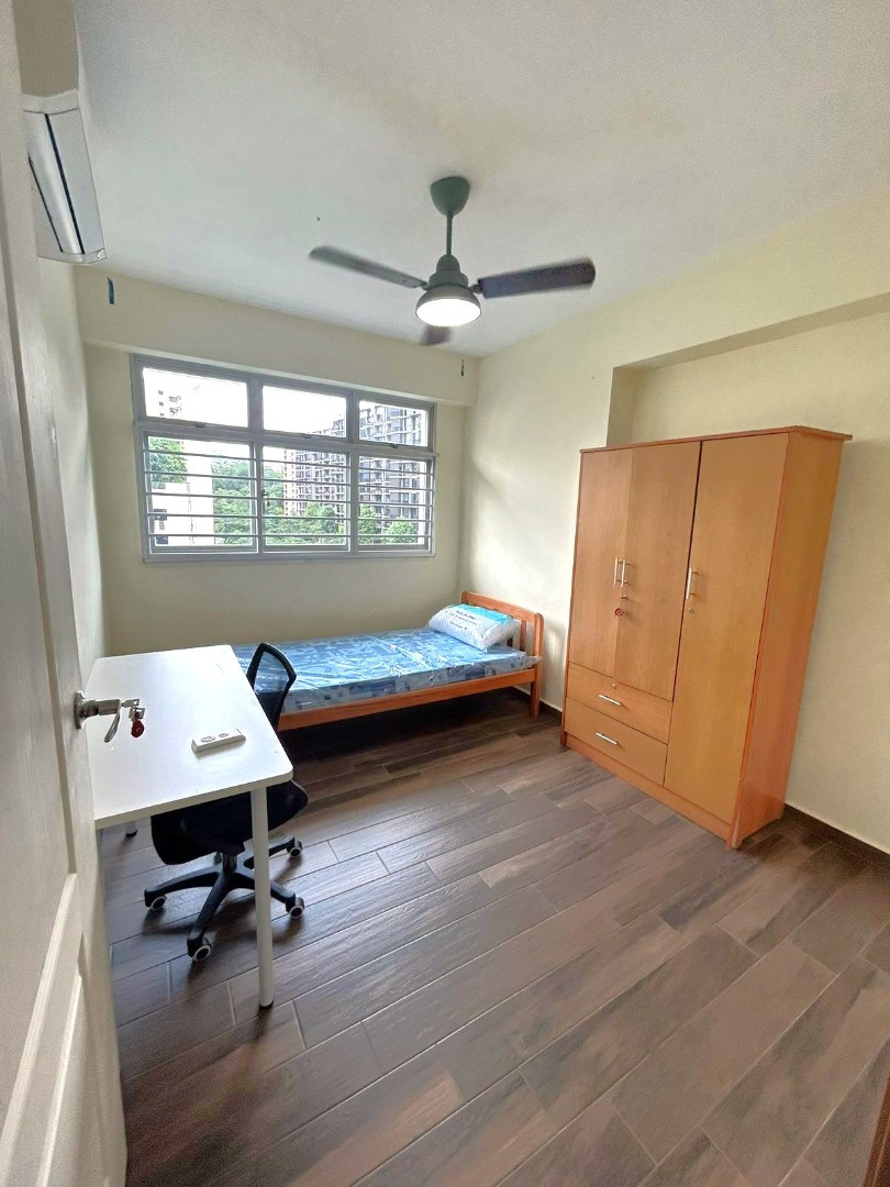 (Category: ) located in . Submitted by your_rental_specialist (Listing ID 1440111302, Image 1). Description: .