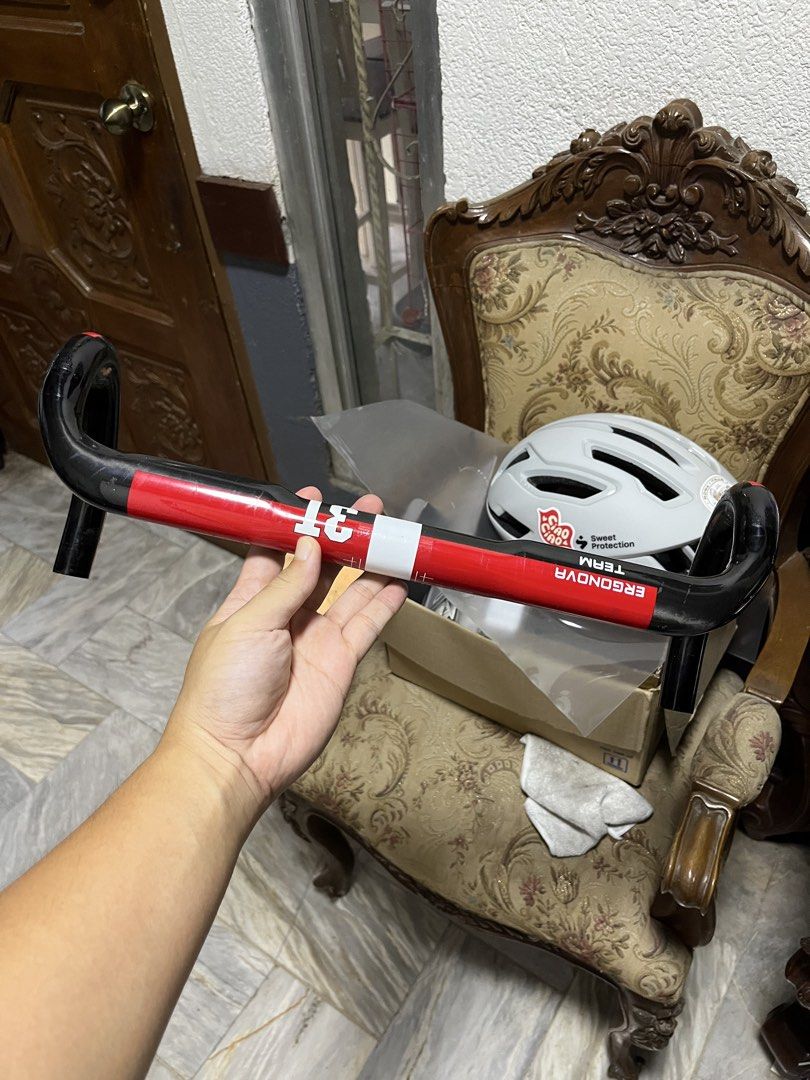 3T Ergonova Team Carbon Handlebar (Category: Bicycles) located in Cainta. Submitted by s.amiel (Listing ID 1440083420, Image 3). Description: - 3T Ergonova Team Road Handlebar - Size: 42 cm (center-to-center) - Italian Design - Color: Red and Black - Compatible with clip-on aerobars 9.5/10 condition Almost new.