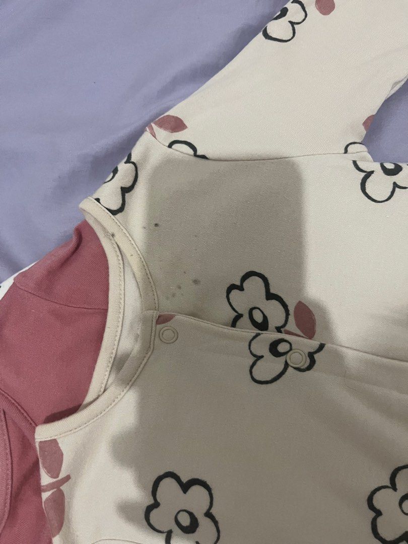 3x Baby Long Sleeve Rompers Floral Dot Print (Category: Babies & Kids Fashion) located in Cainta. Submitted by elizajaner85146 (Listing ID 1440139891, Image 2). Description: - Set of 3 long sleeve baby rompers - Includes: 1 solid rose pink, 1 cream with black dots, 1 cream with black & pink floral print - Floral romper has faint marks on collar area - Features easy front snap closures for hassle-free dressing.
